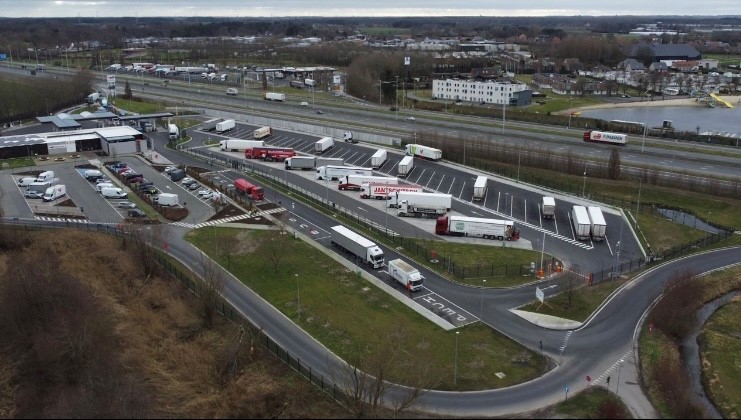 Unlocking Funding Opportunities in Safe and Secure Parking Areas: Financing and Funding